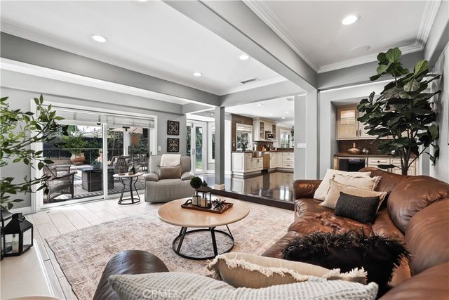 2204 E Vista Mesa Way, Orange, CA 92867