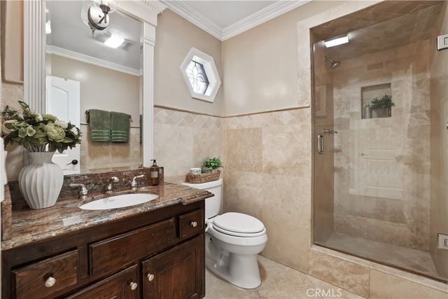 2204 E Vista Mesa Way, Orange, CA 92867