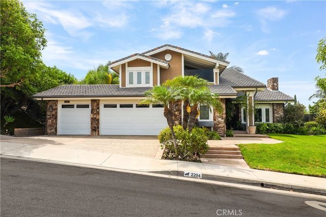 2204 E Vista Mesa Way, Orange, CA 92867