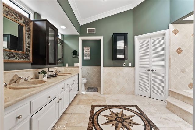 2204 E Vista Mesa Way, Orange, CA 92867