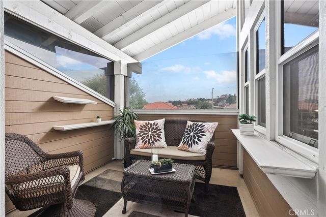 2204 E Vista Mesa Way, Orange, CA 92867