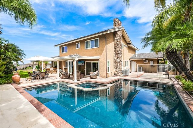2204 E Vista Mesa Way, Orange, CA 92867