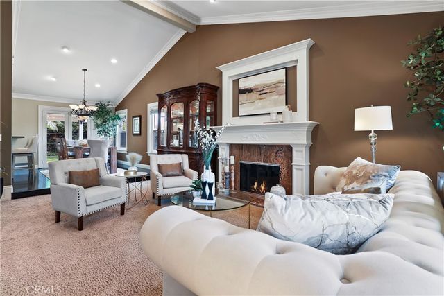 2204 E Vista Mesa Way, Orange, CA 92867
