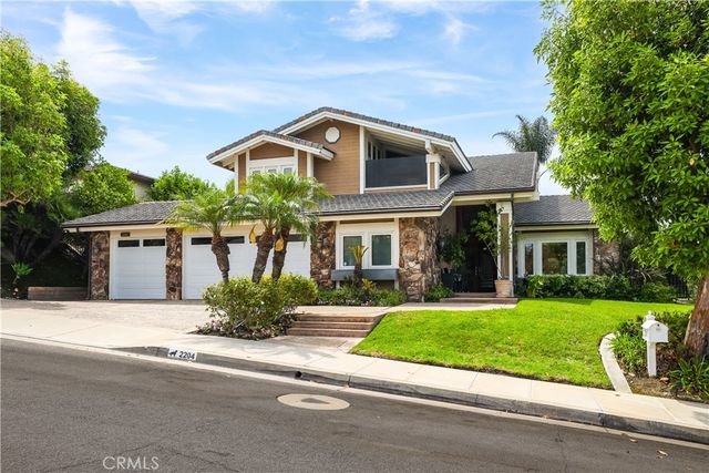 2204 E Vista Mesa Way, Orange, CA 92867