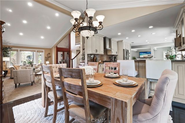 2204 E Vista Mesa Way, Orange, CA 92867