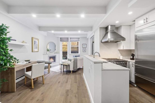 64 E 94th St Apt 1G, New York City, NY 10128