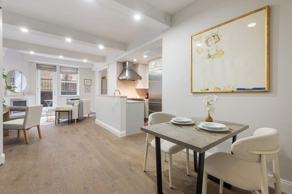 64 E 94th St Apt 1G, New York City, NY 10128