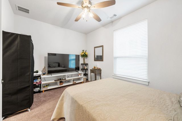 128 Three Oaks LN, Georgetown, TX 78628