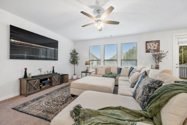 128 Three Oaks LN, Georgetown, TX 78628