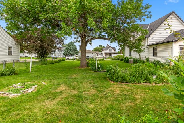2423 4TH Avenue, Council Bluffs, IA 51501