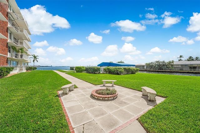 1700 NE 105th St 108, Miami Shores, FL 33138