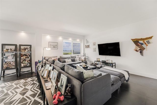 1700 NE 105th St 108, Miami Shores, FL 33138