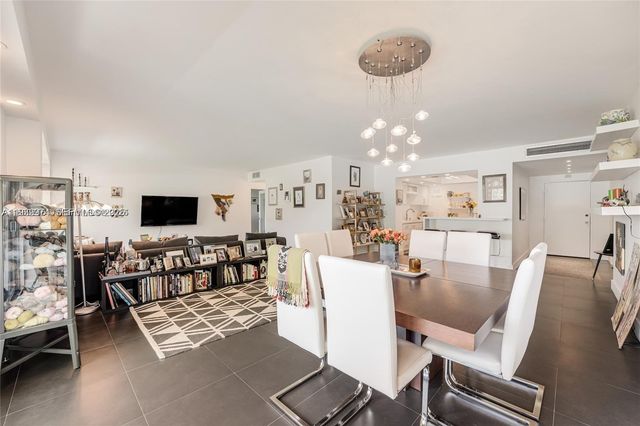 1700 NE 105th St 108, Miami Shores, FL 33138