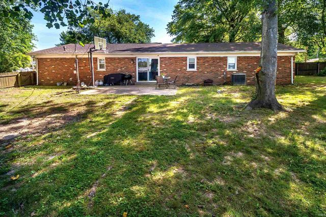 121 S Tennessee Street, Chandler, IN 47601