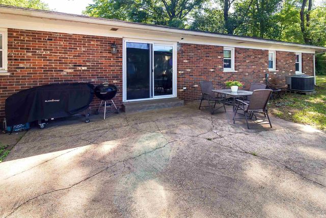 121 S Tennessee Street, Chandler, IN 47601