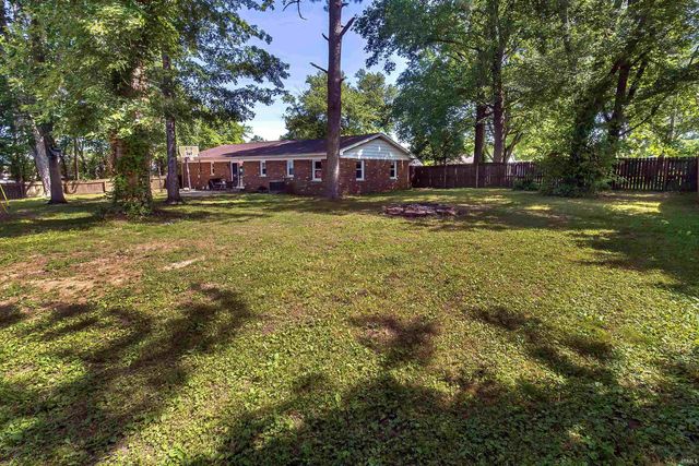 121 S Tennessee Street, Chandler, IN 47601