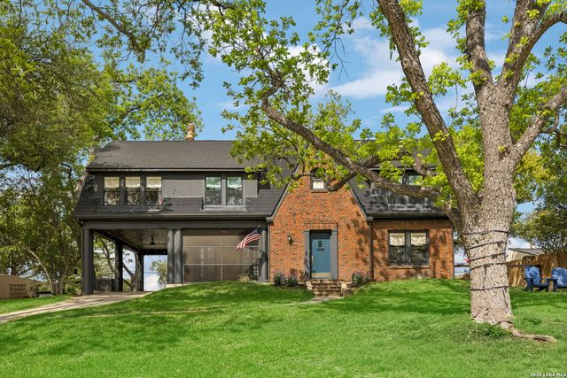 110 Henderson St, San Antonio, TX 78209