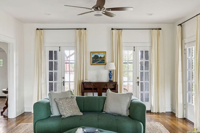 110 Henderson St, San Antonio, TX 78209