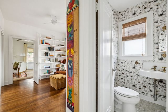 110 Henderson St, San Antonio, TX 78209