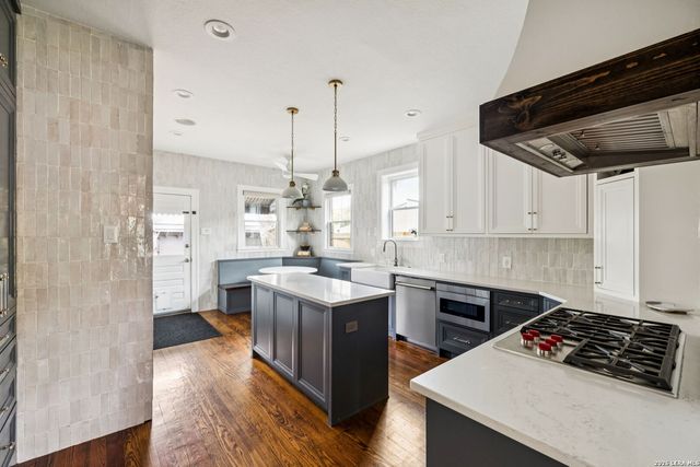 110 Henderson St, San Antonio, TX 78209