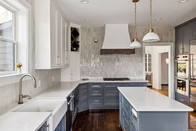 110 Henderson St, San Antonio, TX 78209