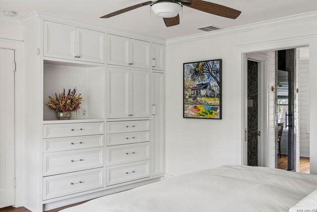 110 Henderson St, San Antonio, TX 78209