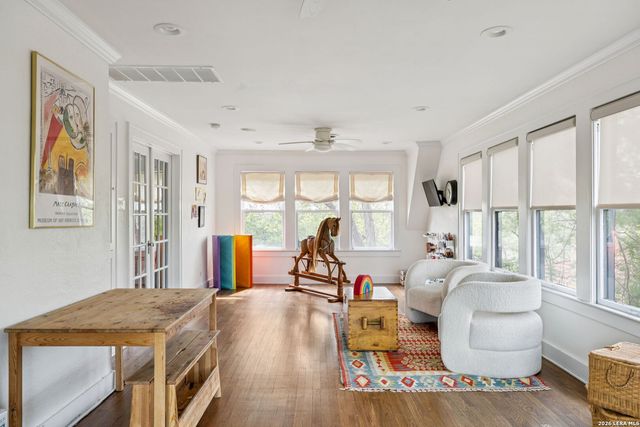 110 Henderson St, San Antonio, TX 78209