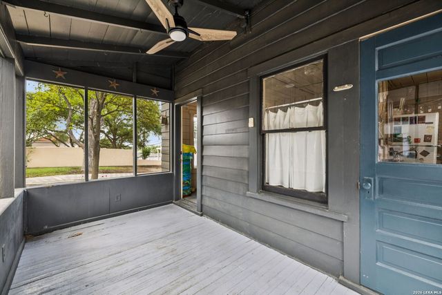 110 Henderson St, San Antonio, TX 78209