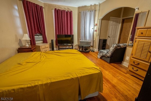 352 N 7Th St, Newark City, NJ 07107
