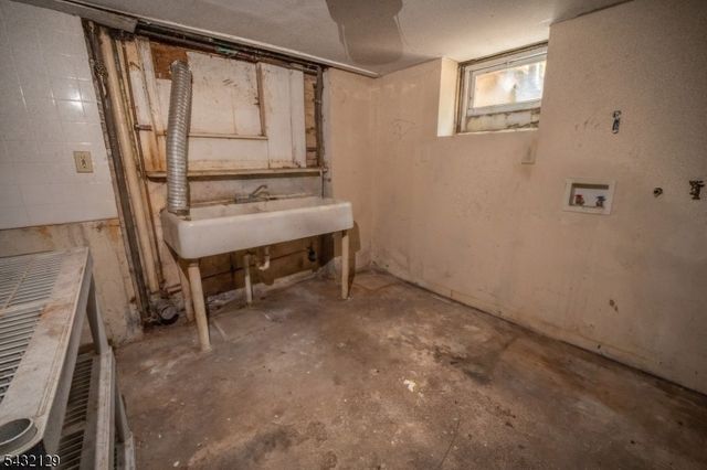 352 N 7Th St, Newark City, NJ 07107