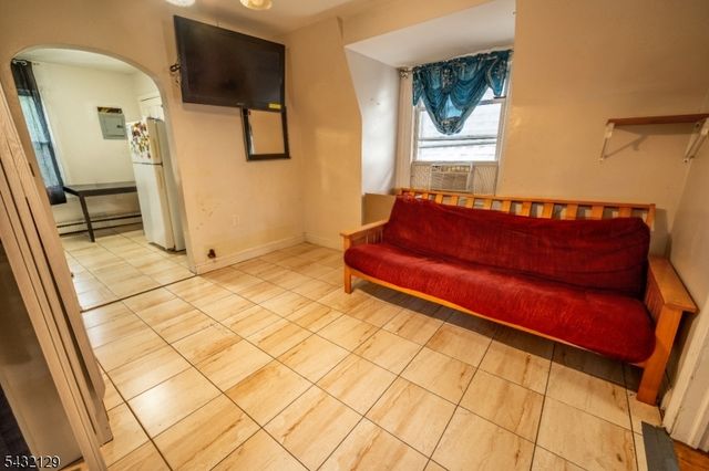 352 N 7Th St, Newark City, NJ 07107