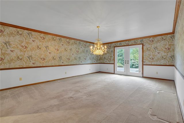 450 Knollwood Cir, Economy, PA 15042