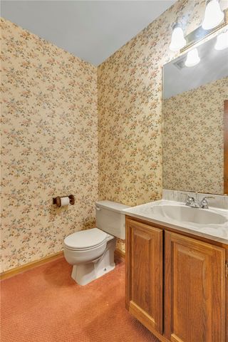 450 Knollwood Cir, Economy, PA 15042