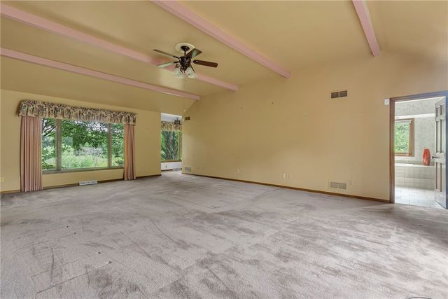 450 Knollwood Cir, Economy, PA 15042