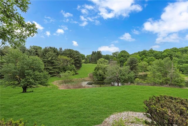 450 Knollwood Cir, Economy, PA 15042