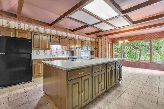 450 Knollwood Cir, Economy, PA 15042
