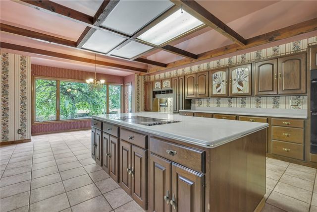 450 Knollwood Cir, Economy, PA 15042