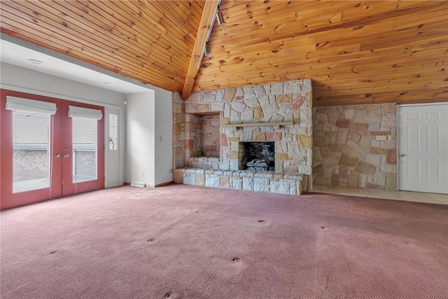 450 Knollwood Cir, Economy, PA 15042
