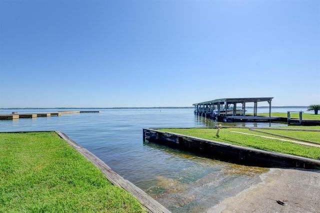 38 Regency Point, Conroe, TX 77356