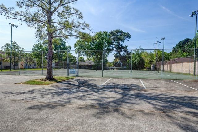 38 Regency Point, Conroe, TX 77356