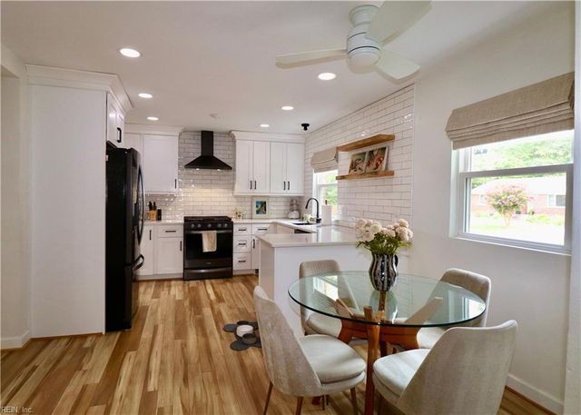 4133 Duncannon LN, Virginia Beach, VA 23452