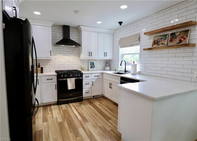 4133 Duncannon LN, Virginia Beach, VA 23452