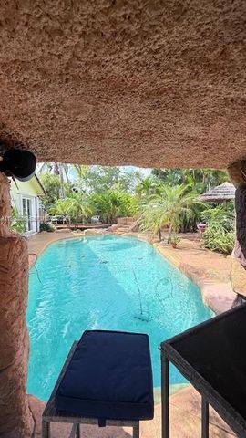 4465 SW 38th Ter, Dania Beach, FL 33312