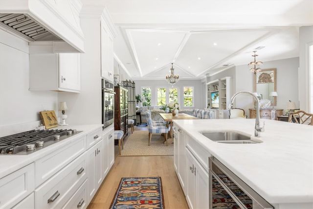 70 White Orchid Way N, Vero Beach, FL 32963