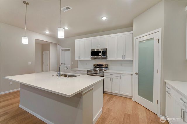 18226 37th Avenue E, Tacoma, WA 98446
