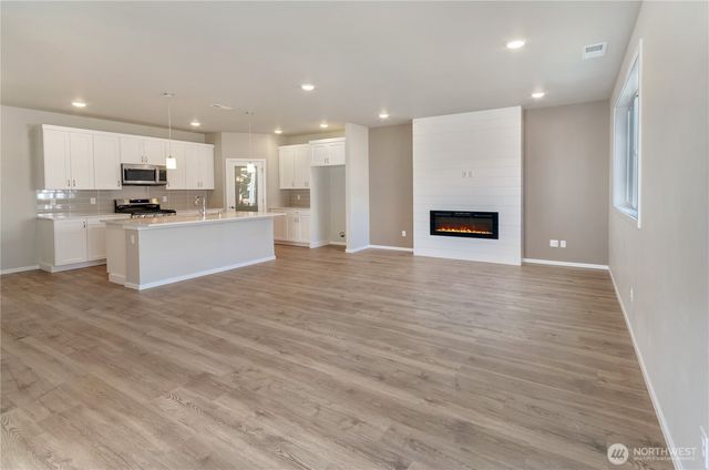 18226 37th Avenue E, Tacoma, WA 98446