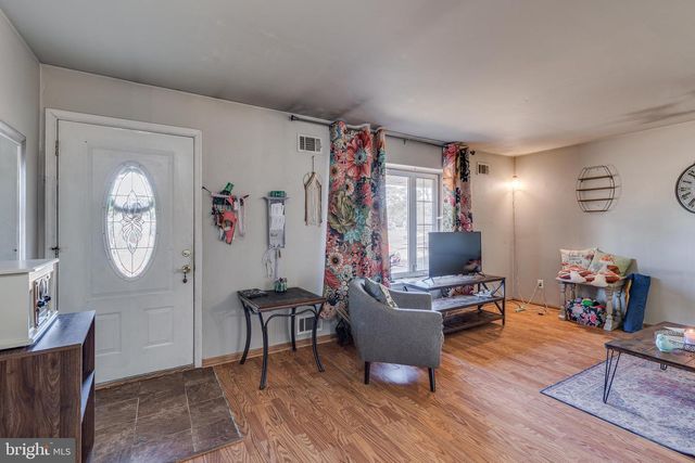 46 LUPUS LN, Sewell, NJ 08080