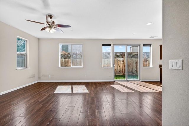 301 Slate Avenue, Hollister, CA 95023