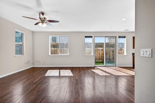 301 Slate Avenue, Hollister, CA 95023