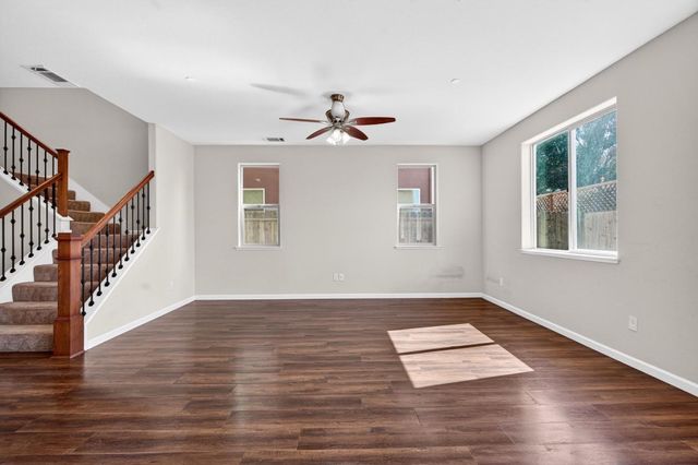 301 Slate Avenue, Hollister, CA 95023